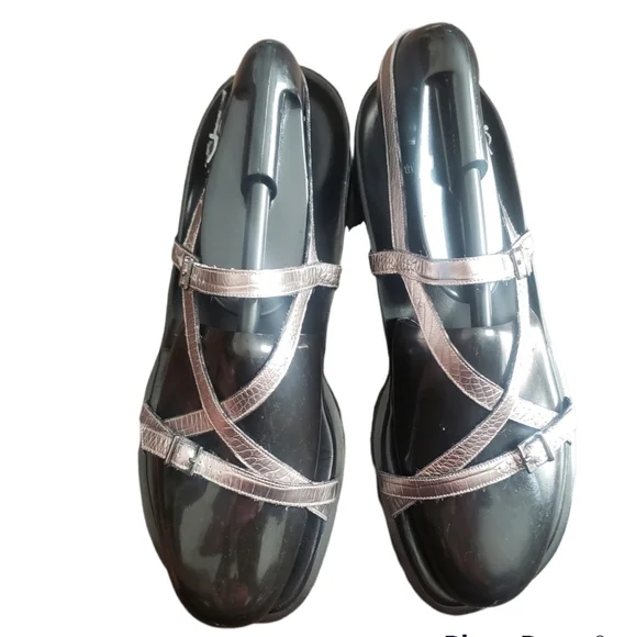 THIERRY Rabotin Wave Sandals - Picture 3 of 14